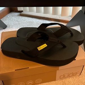 The Healing Sole black flip flops - Women’s 9.5